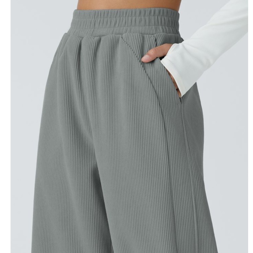 Halara High Waisted Straight Leg Mop Corduroy Casual Pants Size XS Petite